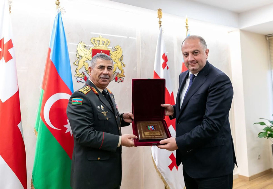 Azərbaycanın və Gürcüstanın müdafiə nazirləri əməkdaşlığın yeni perspektivləri barədə fikir mübadiləsi aparıblar