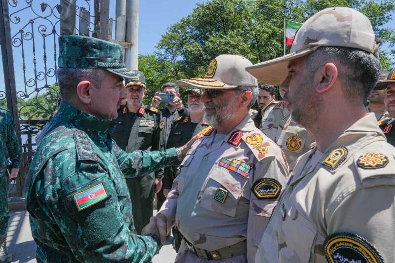 General-polkovnik Elçin Quliyev İran nümayəndə heyəti ilə görüşüb