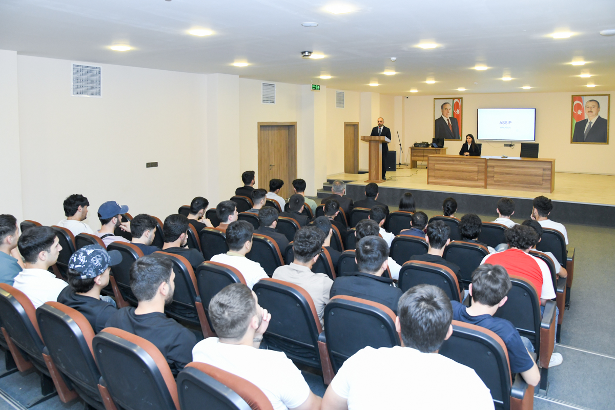 BMU tələbələri Dünya Robot Olimpiadası ilə bağlı məlumatlandırılıb